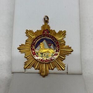 Beautiful enameled pendant, Shriners